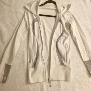 Lululemon size 4 white zipper with thumbholes